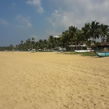Sea Front Hikkaduwa Hotel Exterior photo