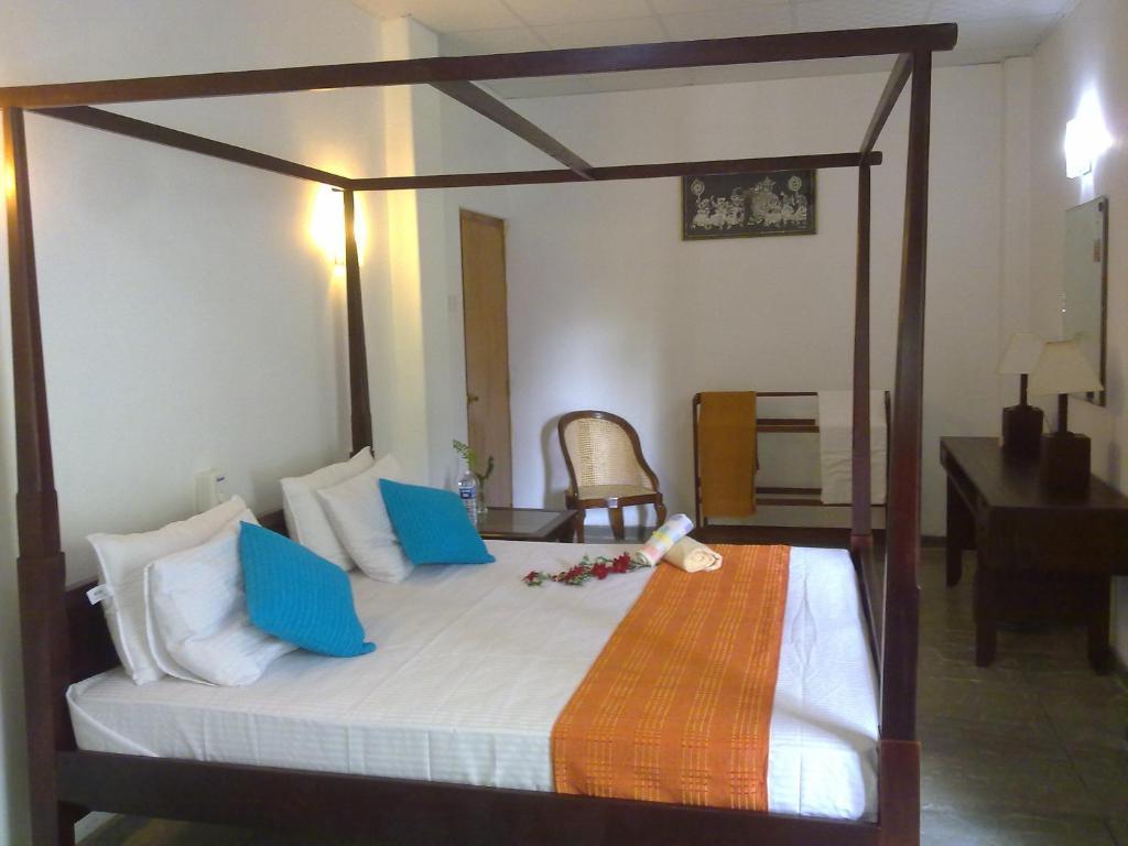 Sea Front Hikkaduwa Hotel Room photo