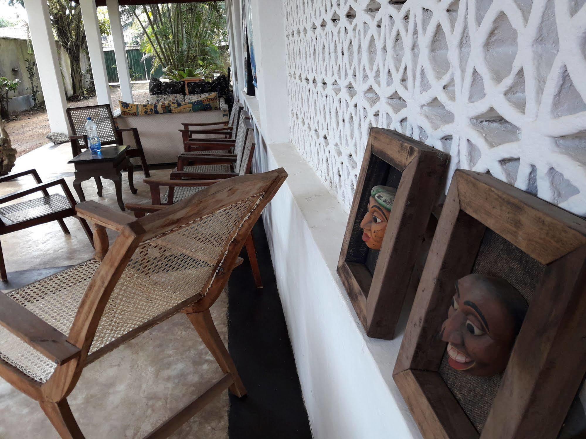 Sea Front Hikkaduwa Hotel Exterior photo