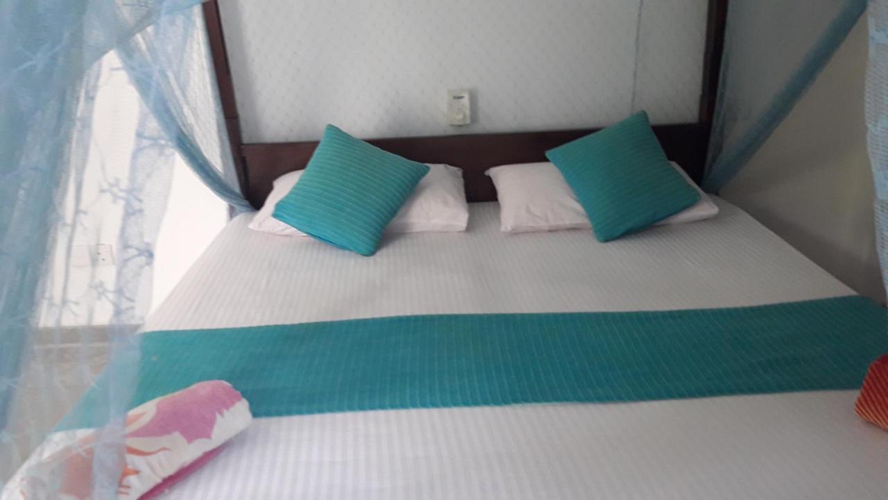 Sea Front Hikkaduwa Hotel Exterior photo